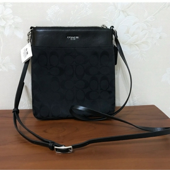 Coach Legacy Signature North South Swingpack Black crossbody pure handbag - Picture 2 of 5